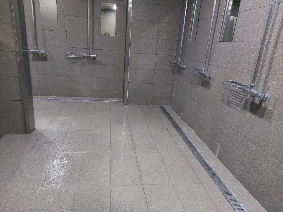 2038599400_FuZE9V12_ffa0d600f9fc9dbb2f5369f327e9d926575e0ac0.jpg 이미지크게보기